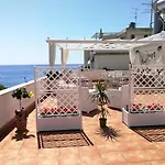 Il Mare Degli Dei Bed & Breakfast 4*