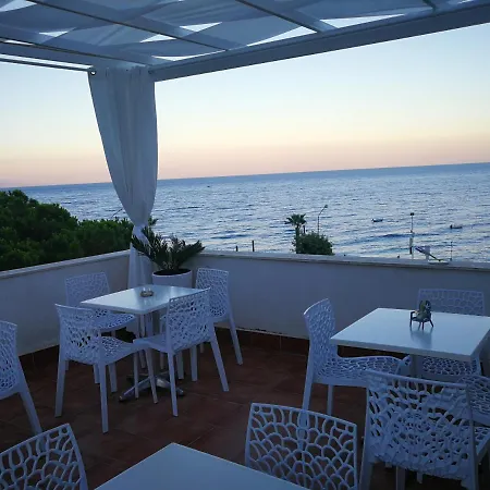 Il Mare Degli Dei Bed & Breakfast 4*